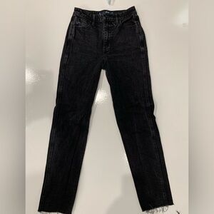 Hollister woman ultra high rise Mom jeans size 25
